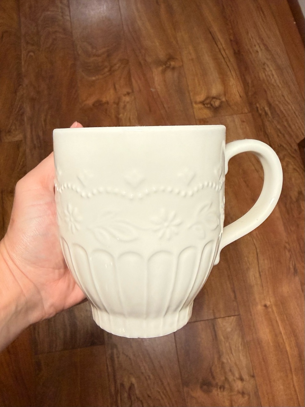 Pioneer Woman Toni Linen Mugs